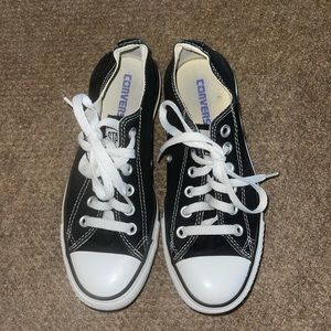 Low Top Black Converse